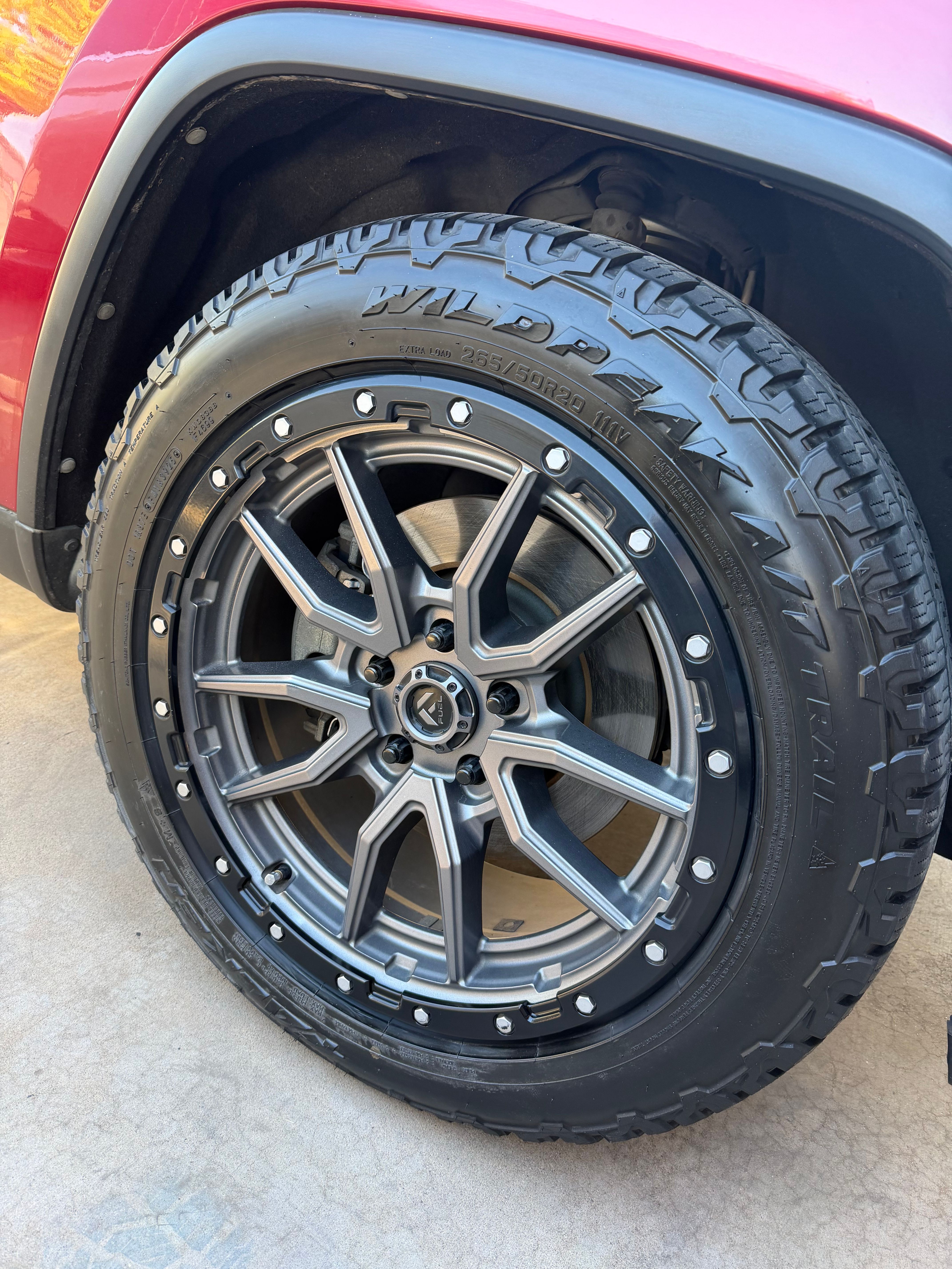 Used 2012 Jeep Grand Cherokee Overland AWD/4WD image 2