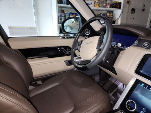 Used 2020 Land Rover Range Rover HSE image 26