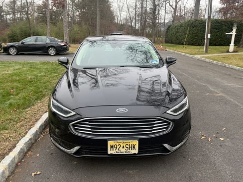 Used 2020 Ford Fusion SEL image 9