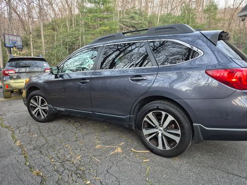 Used 2017 Subaru Outback 2.5i Limited image 5