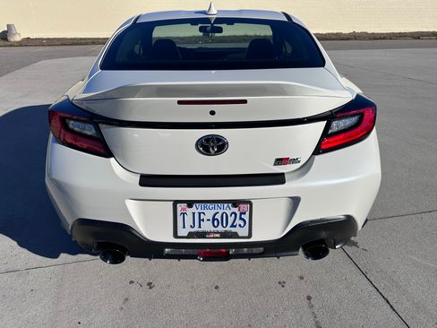 Used 2024 Toyota GR86 Premium image 6