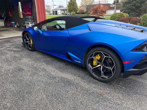 Used 2021 Lamborghini Huracan EVO image 5