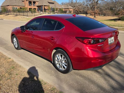 Used 2015 MAZDA MAZDA3 i Grand Touring image 2