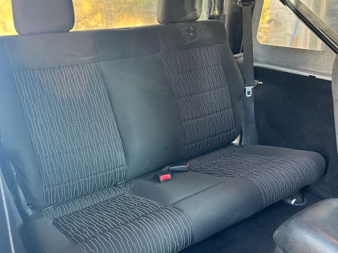 Used 2011 Jeep Wrangler Rubicon w/ PWR Convenience Group image 9