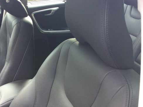 Used 2018 Volvo S60 T5 Inscription image 10