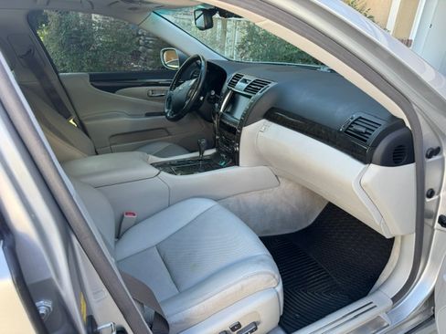 Used 2009 Lexus LS 460 RWD image 23