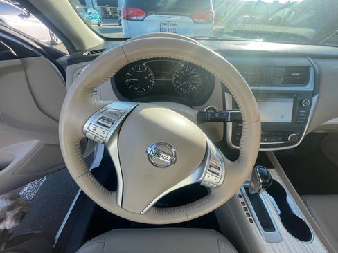 Used 2016 Nissan Altima 2.5 SL w/ 2.5 Technology Package image 15