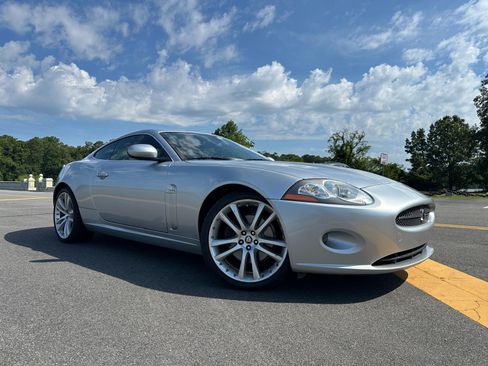 Used 2007 Jaguar XK Coupe RWD image 2