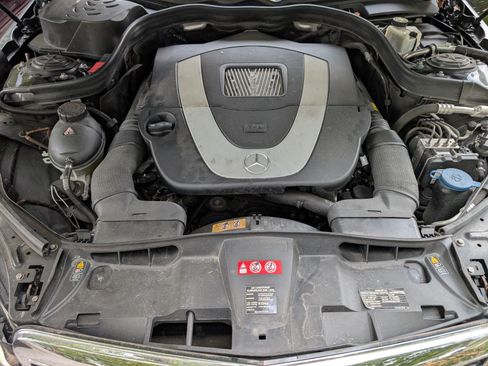 Used 2010 Mercedes-Benz E 350 4MATIC Sedan image 8