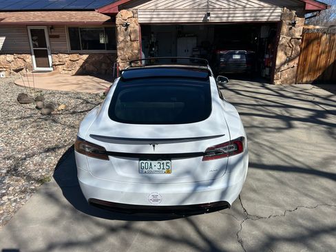 Used 2021 Tesla Model S Plaid image 8