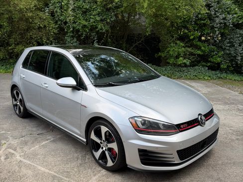 Used 2016 Volkswagen GTI Autobahn FWD image 1