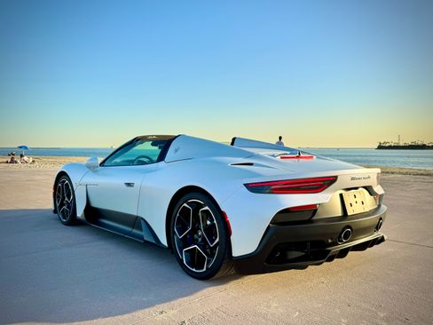 Used 2023 Maserati MC20 Spyder RWD image 13