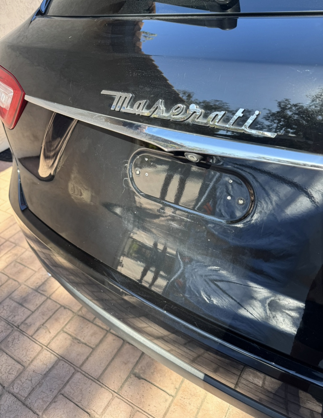Used 2017 Maserati Levante AWD/4WD image 12