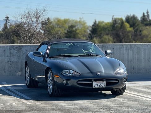 Used 2000 Jaguar XK8 Convertible image 24
