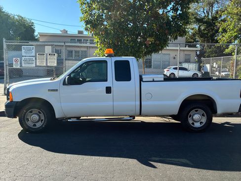 Used 2006 Ford F250 XL RWD image 5