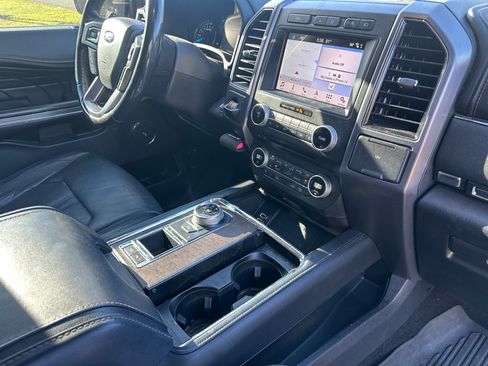 Used 2018 Ford Expedition Max Platinum image 16