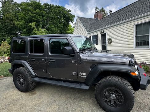 Used 2019 Jeep Wrangler Unlimited Sport S AWD/4WD image 2