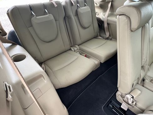 Used 2012 Toyota Highlander FWD w/ Tech Pkg image 29
