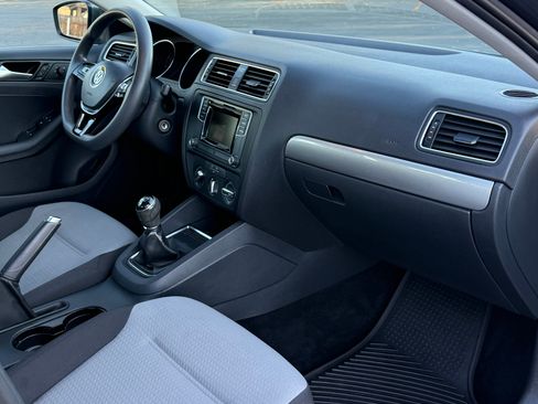 Used 2017 Volkswagen Jetta S image 23