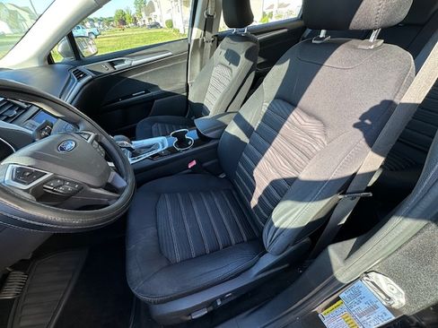 Used 2016 Ford Fusion SE FWD image 14