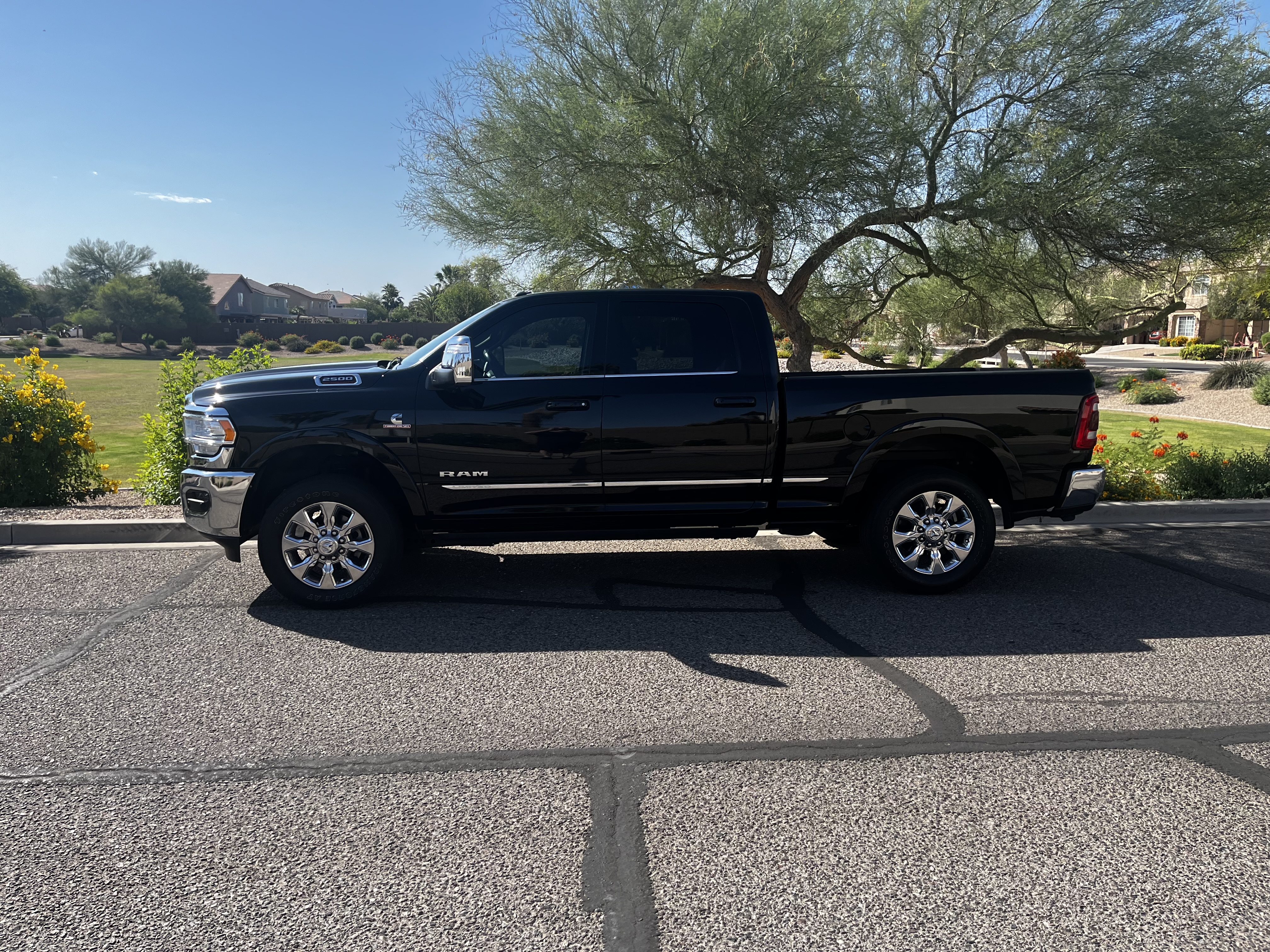 Used 2024 RAM 2500 Limited AWD/4WD image 1