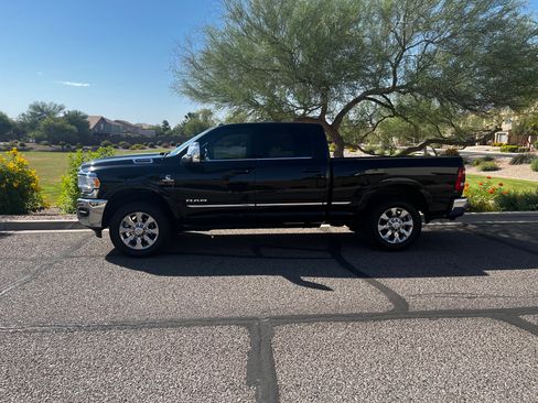 Used 2024 RAM 2500 Limited AWD/4WD image 1