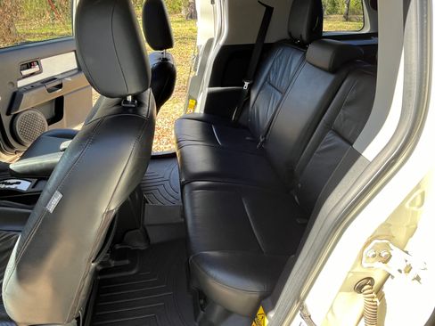 Used 2012 Toyota FJ Cruiser 4WD image 17