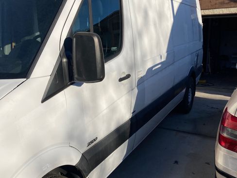 Used 2012 Mercedes-Benz Sprinter 2500 image 10