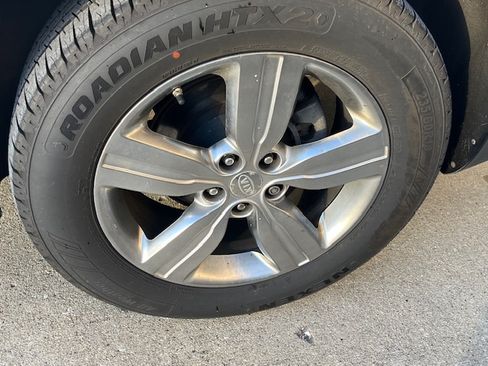 Used 2012 Kia Sorento EX w/ EX V6 Premium Pkg image 18