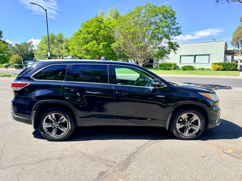 Used 2015 Toyota Highlander Limited Platinum image 6
