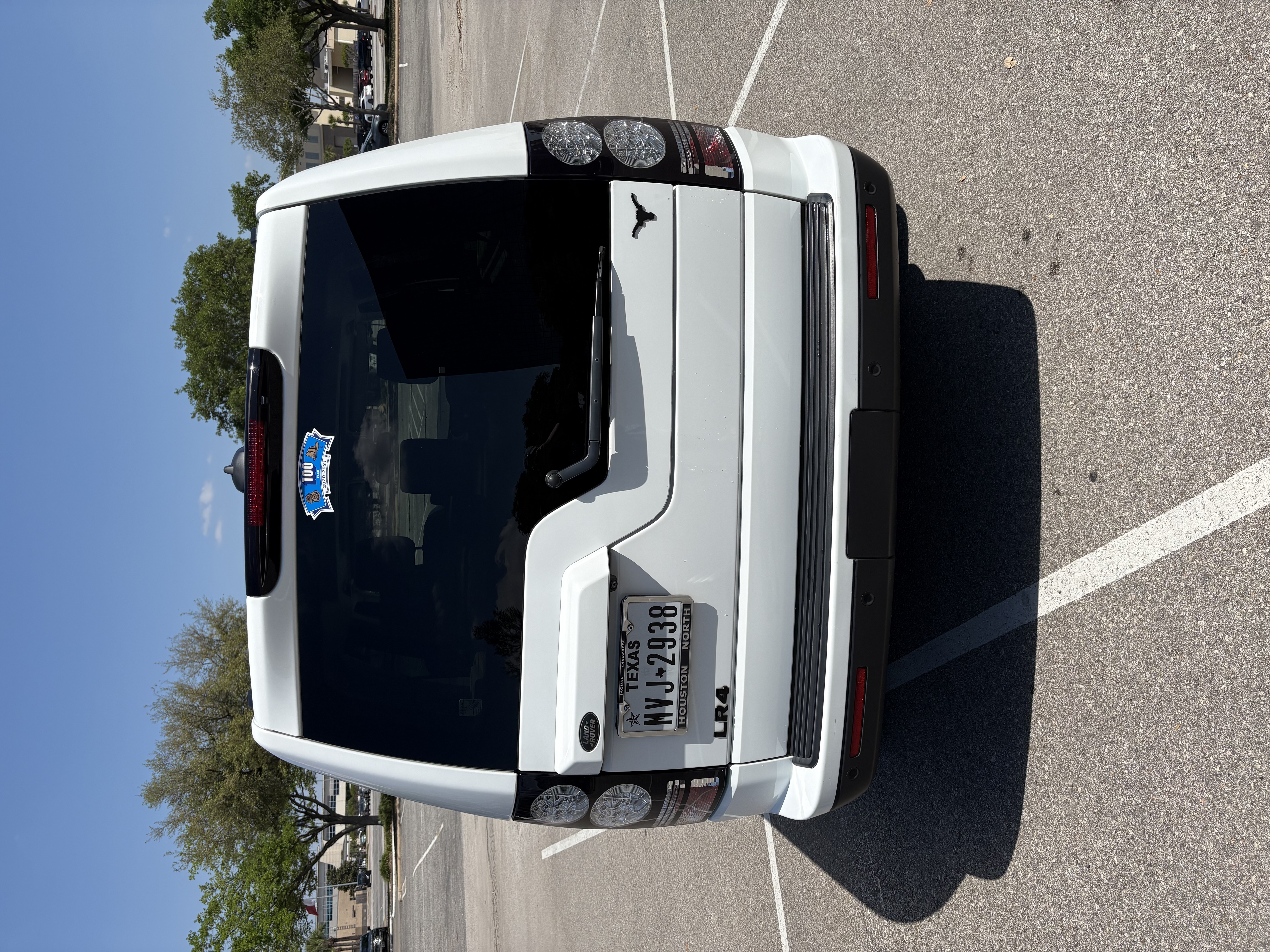 Used 2016 Land Rover LR4 HSE Silver Edition AWD/4WD image 2