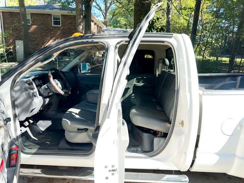 Used 2007 Dodge Ram 3500 Truck ST w/ Trailer Tow Group image 2