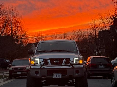 Used 2009 Nissan Titan SE w/ SE Drivers Convenience Pkg image 15