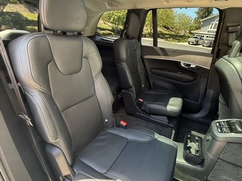 Used 2022 Volvo XC90 T8 Inscription w/ Advanced Package AWD/4WD image 11