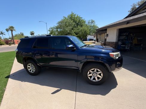 Used 2014 Toyota 4Runner Trail AWD/4WD image 2