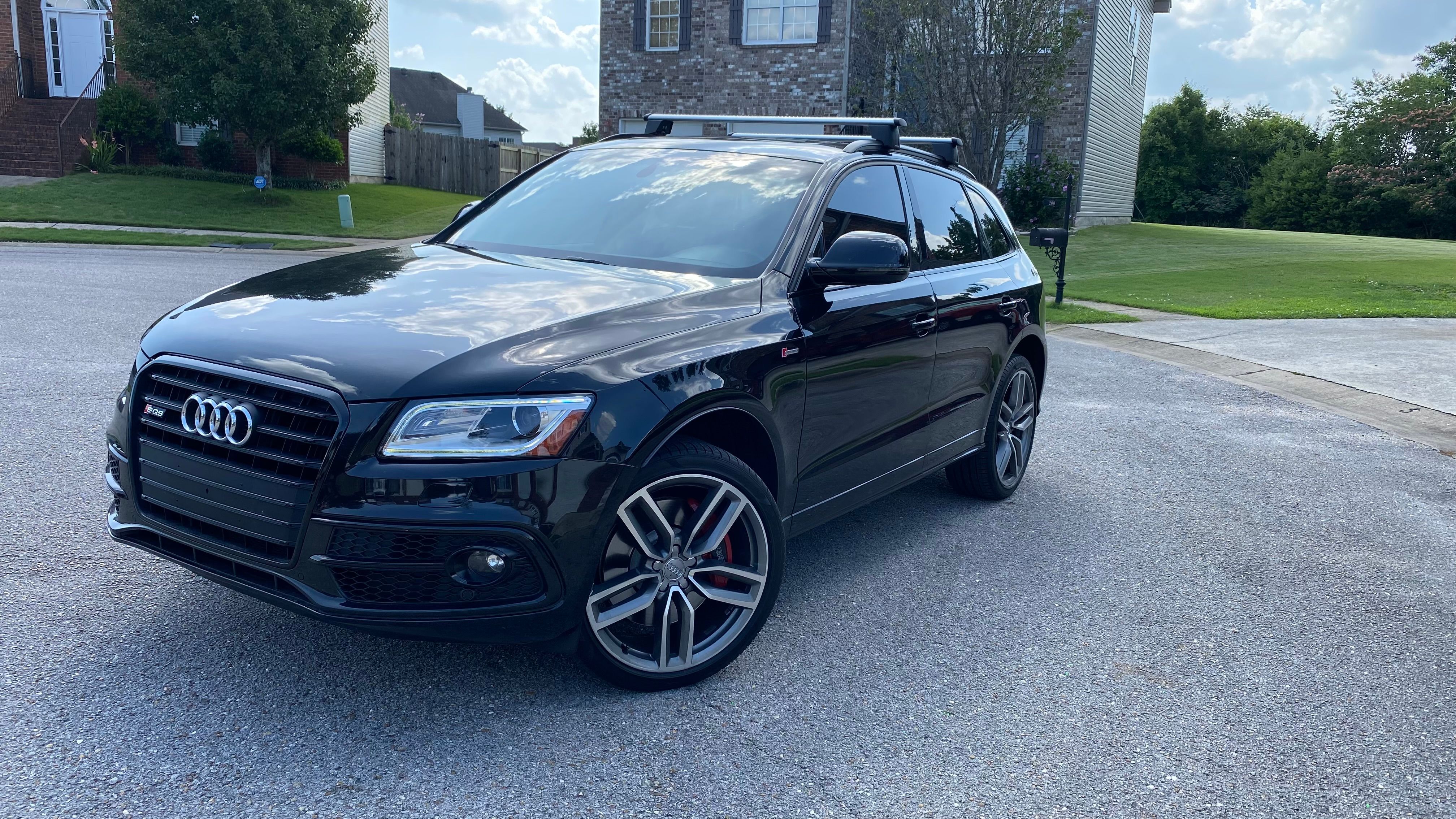 Used 2016 Audi SQ5 Premium Plus w/ Technology Package AWD/4WD image 1