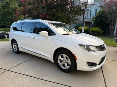 Used 2017 Chrysler Pacifica Touring-L Plus w/ Advanced Safetytec Group
