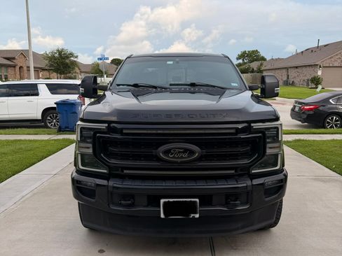Used 2022 Ford F250 Lariat w/ Black Appearance Package AWD/4WD image 4
