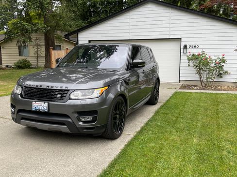 Used 2016 Land Rover Range Rover Sport SE image 12