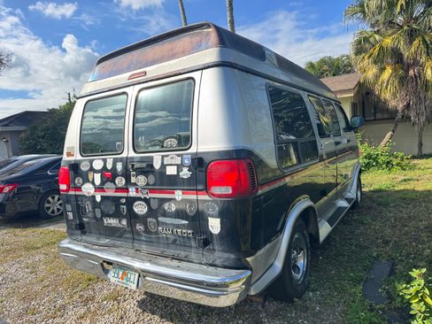 Used 1998 Dodge B1500 image 6