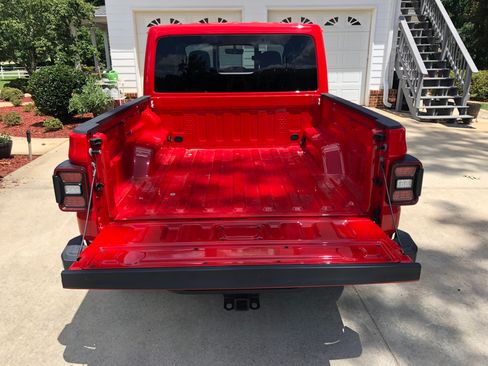 Used 2022 Jeep Gladiator Overland w/ Popular Equipment Package image 11