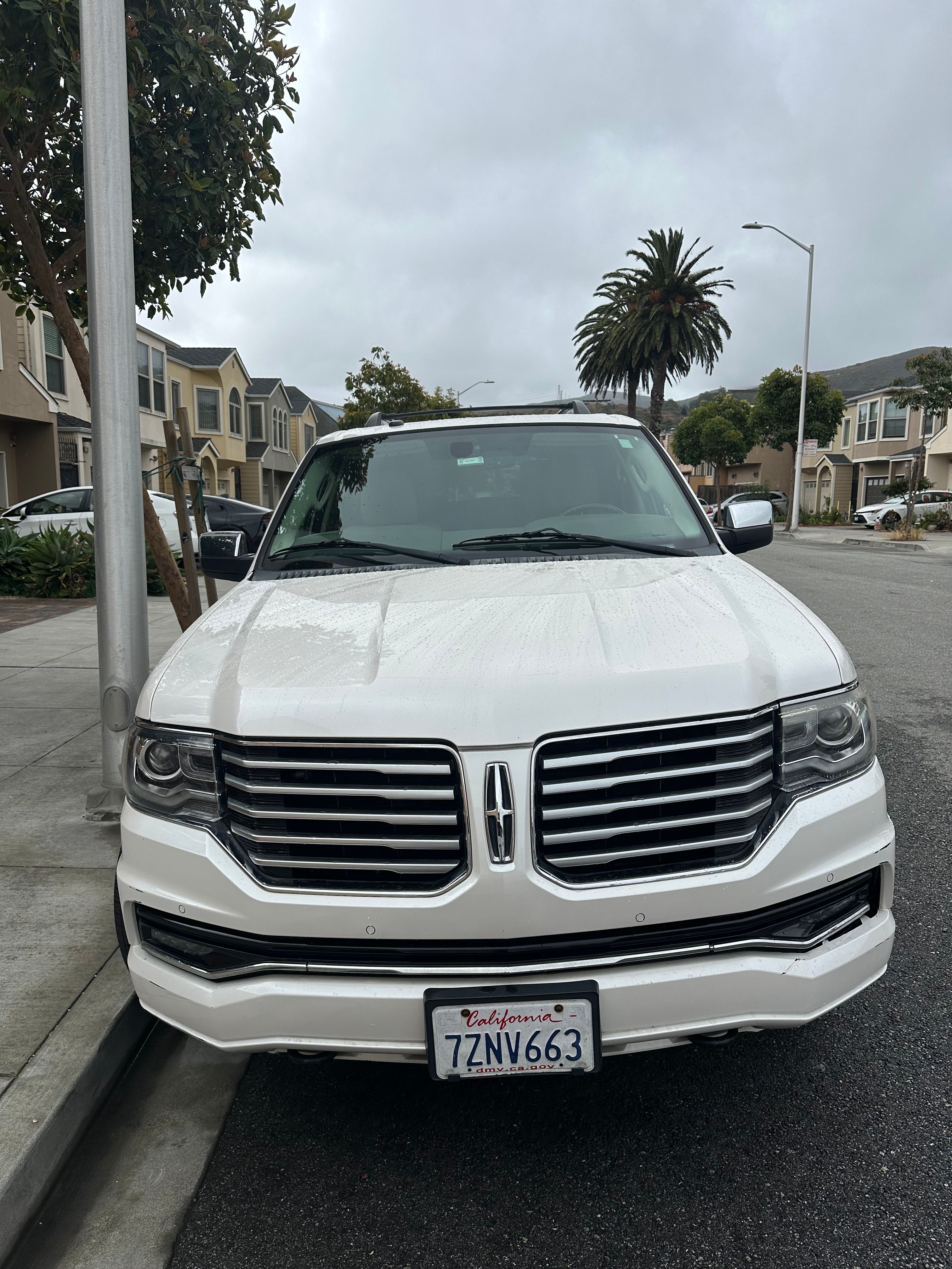 Used 2017 Lincoln Navigator Select AWD/4WD image 4
