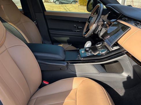 Used 2023 Land Rover Range Rover Sport SE Dynamic image 9