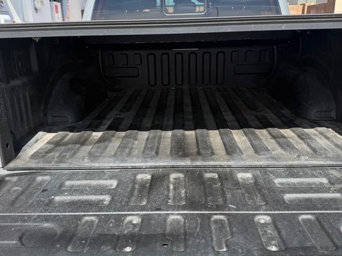 Used 2019 Ford F150 Lariat w/ Equipment Group 502A Luxury AWD/4WD image 19