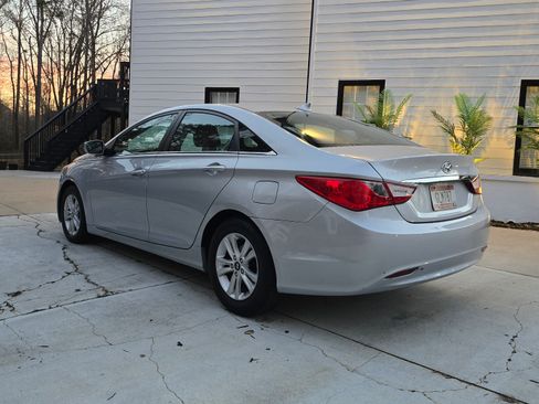 Used 2011 Hyundai Sonata GLS image 9