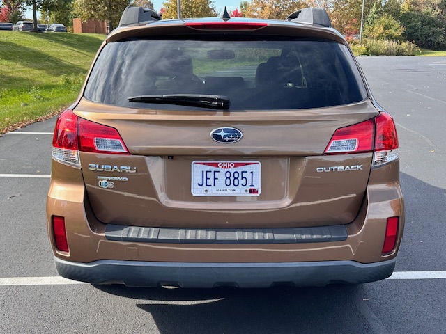 Used 2012 Subaru Outback 2.5i Limited w/ Moonroof Pkg AWD/4WD image 10
