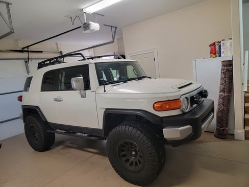 Used 2012 Toyota FJ Cruiser Sport Utility 2D image 13
