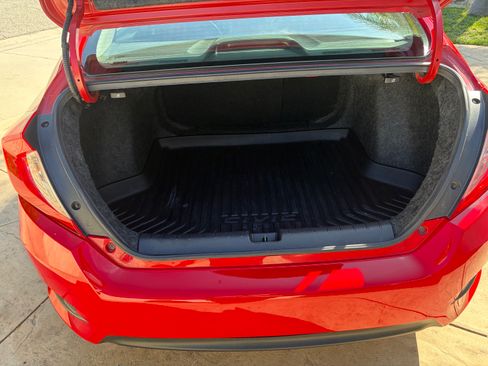 Used 2016 Honda Civic Touring image 5