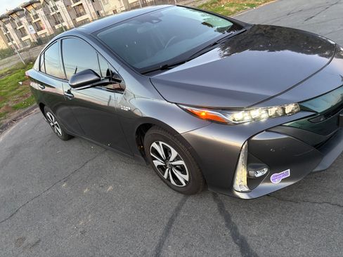 Used 2019 Toyota Prius Prime Advanced image 8