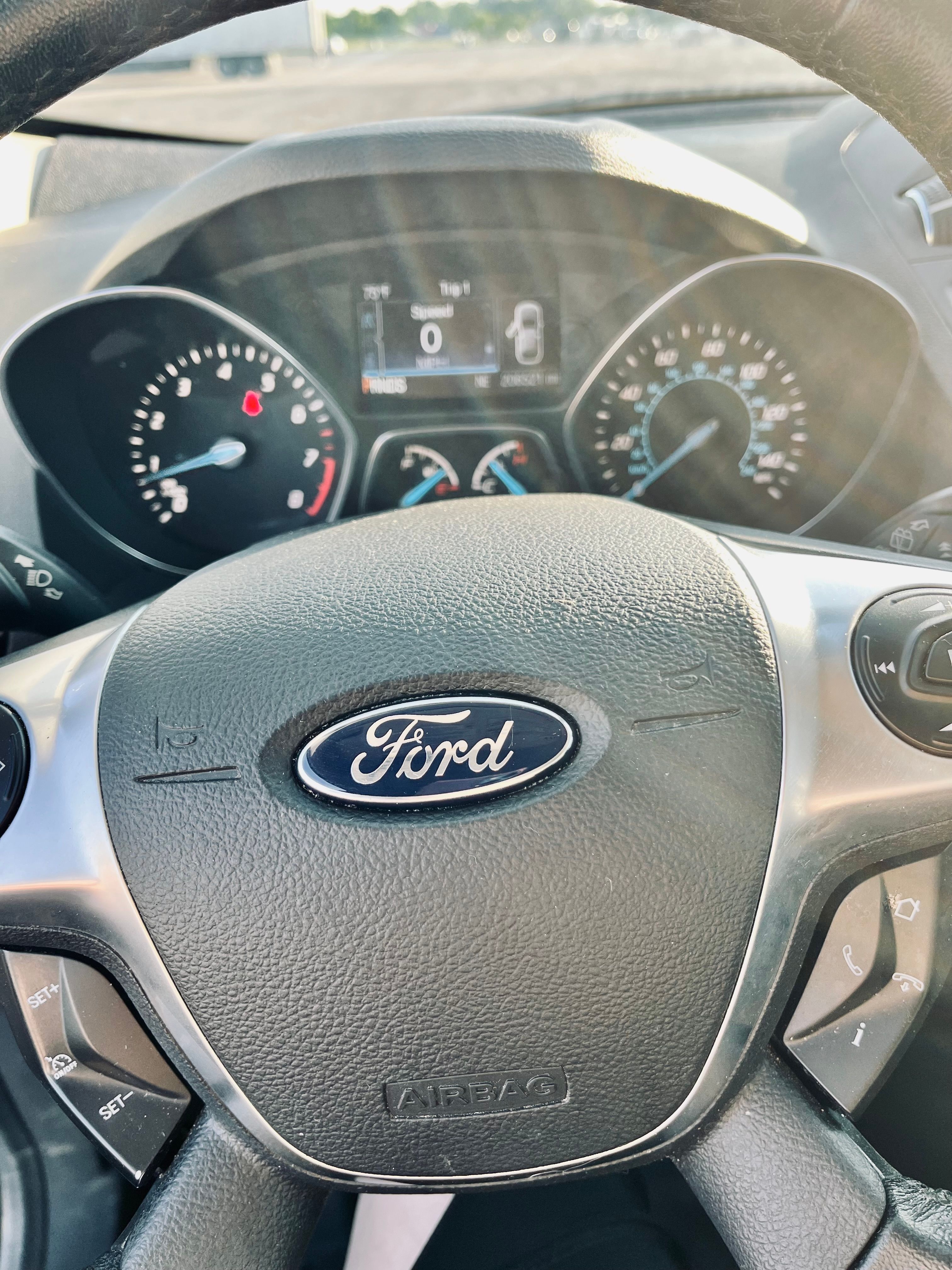 Used 2014 Ford Escape Titanium FWD image 10